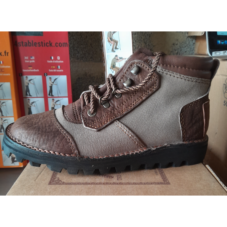 Chaussures Courteney canvas en cuir de buffle .